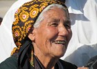 Turkmenistan woman (photo: Peter & Christine Helliwell)