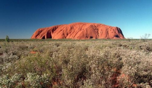 Ayers Rock (photo: allstar)  