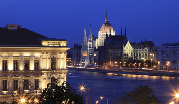 Budapest looks spectacular at night (photo: Thinkstock)