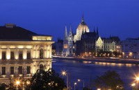 Budapest looks spectacular at night (photo: Thinkstock)