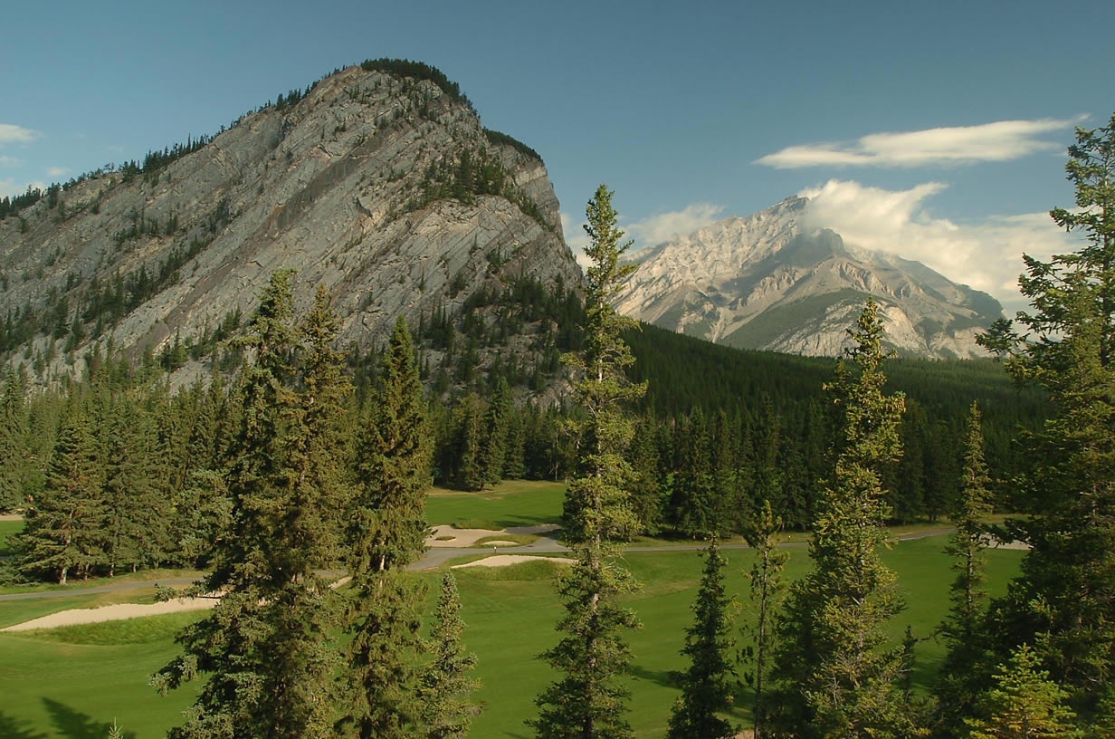 Canada adventure tours - discover Banff National Park