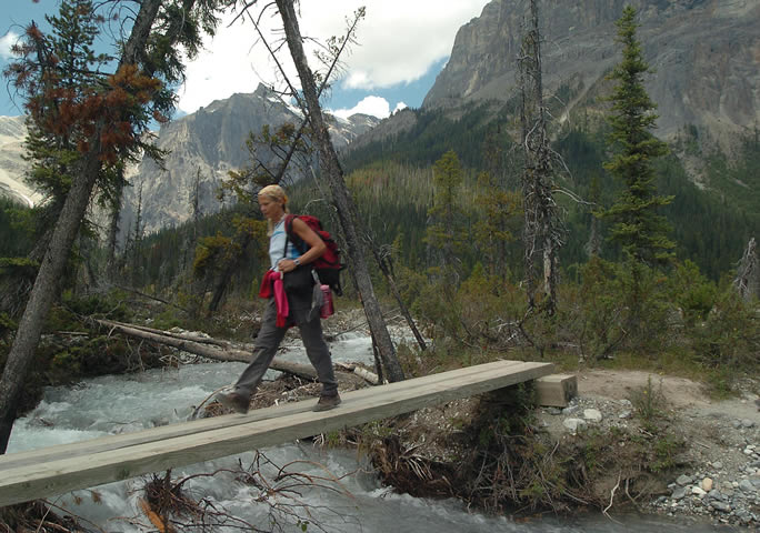 Explore America's vast land by foot