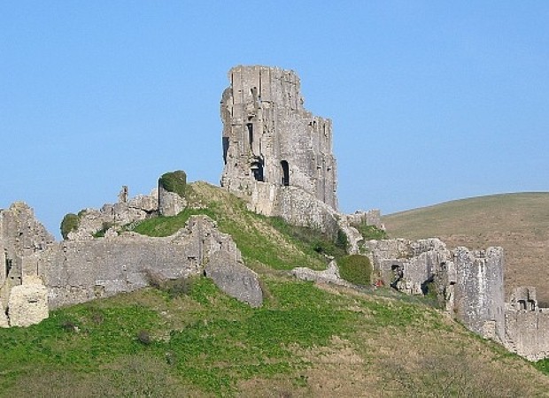 Explore Corfe Castle on a Dorset break