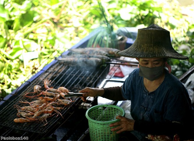 Try authentic street food in Bangkok